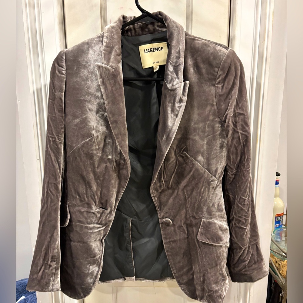Beautiful velvet jacket for every day use.